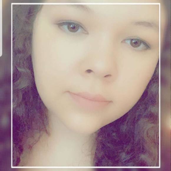 Meet your Posher, Cassandra - Picture 1 of 1